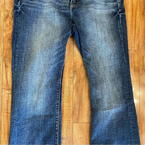 BKE Women’s Blue Payton Mid Rise Boot Cut Jeans Size 28 x 32 - Picture 8 of 15
